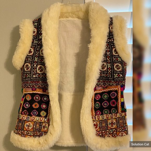 Colorful Sherpa style vest with mirror accents - Picture 5 of 5